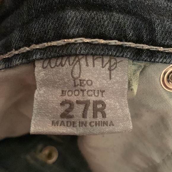 Daytrip Jeans - Picture 7 of 10